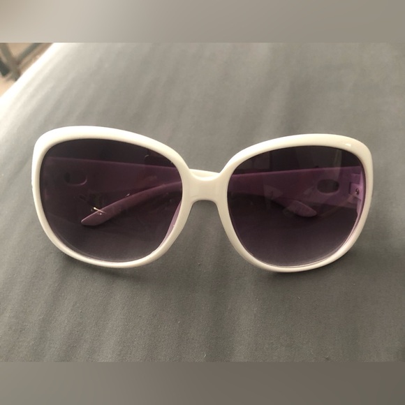 NWOT oversized white sunglasses with purple gradient lenses, silver accent. - Picture 2 of 7